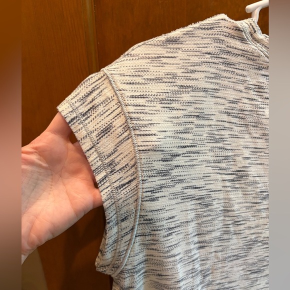 Lululemon Women’s Lost in Pace Short Sleeve Tiger Space Dye Blk & White Sz Small - Picture 10 of 10